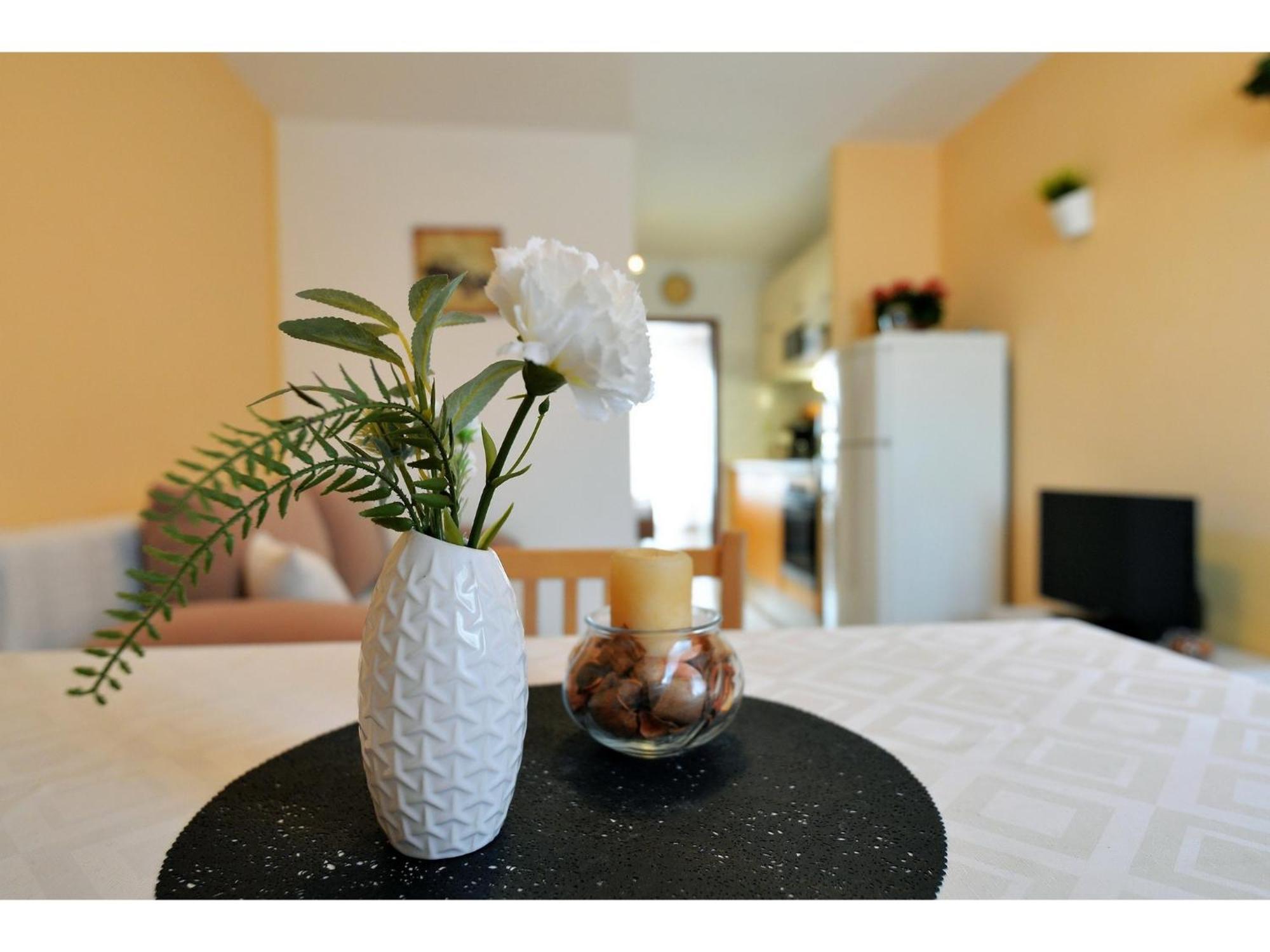 Apartments Kostelic Murter Zimmer foto